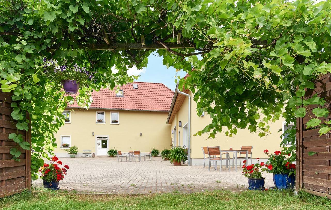 Bei Meyers Schlafen & Feiern Hotel Bohlen  Exterior photo